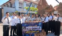 Foto: pembagian takjil grstis oleh Lapas Kelas IIA Kerobokan. Sumber: Ist.