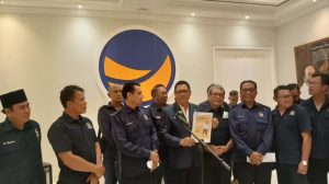 Foto: Ketua DPW Nasdem Bali bersama jajarannya menyampaikan pernyataan sikap terkait pemberitaan Tempo. Sumber: Yulius N/wacanabali.com