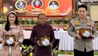 Gubernur Bali Wayan Koster saat menghadiri talkshow perlindungan anak di Gedung Presisi Polda Bali, Denpasar, Jumat (24/4/2026).