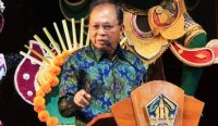Gubernur Bali Wayan Koster membuka Seminar Nasional “Mawali Ring Uluning Kertha” di Gedung Ksirarnawa Denpasar, Jumat (3/4/2026).