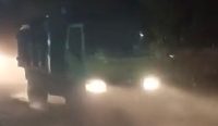 Foto: Truk sampah yang terekam di TPA Suwung dipastikan tidak masuk zona pembuangan. Sumber: ist