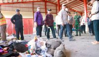 Foto: Menteri Lingkungan Hidup RI Hanif Faisol Nurofiq saat berkunjung ke TPST Kesiman Kertalangu, TPA Suwung, TPST Tahura 1 dan Tahura 2, serta lokasi TPS3R Sesetan Jumat (17/4). Sumber: Ist.