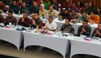 Foto: Gubernur Bali Wayan Koster saat menerima kunjungan kerja Badan Anggaran (Banggar) DPR RI di Kantor Gubernur Bali, Denpasar, Jumat (2/10/2026). Sumber: tim/wacanabali.com