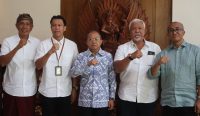 Gubernur Bali Wayan Koster memastikan distribusi BBM ke seluruh pelosok Pulau Dewata mulai dilakukan hari ini, Senin, 12 Oktober 2026.