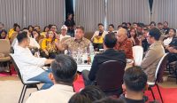 Foto: Dialog terbuka tentang masa depan UMP Bali yang diselenggarakan oleh DUA SISI Project di Undiknas Denpasar, Jumat (9/10). Sumber: Ist.